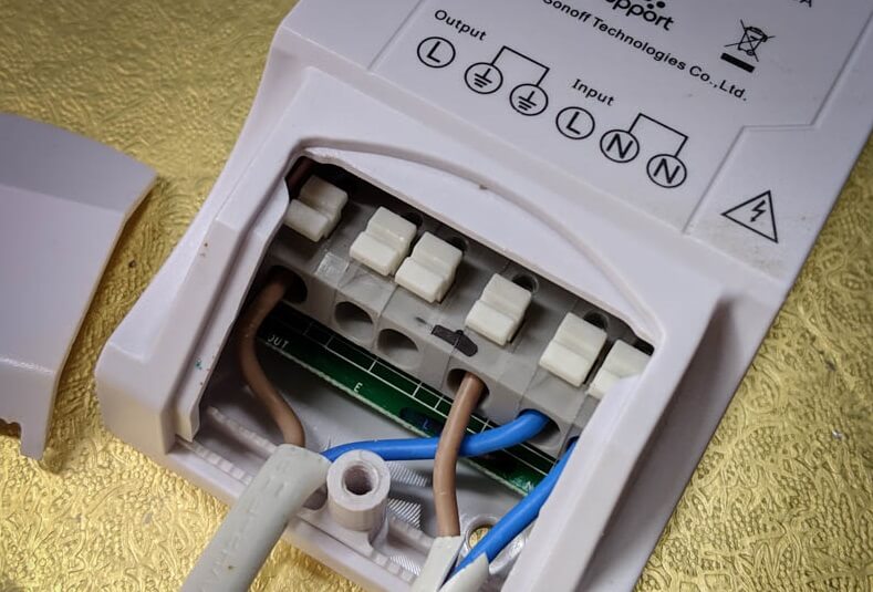 How to wire a sonoff wifi switch the correct way